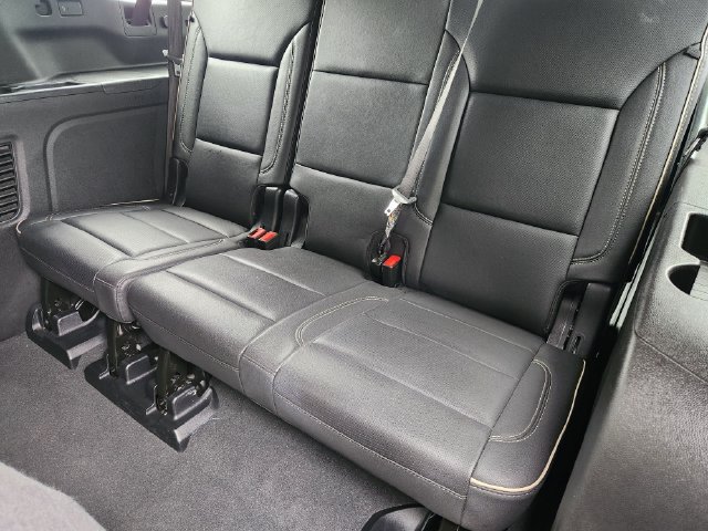 Used 2025 Chevrolet Suburban Premier AWD/4WD image 33