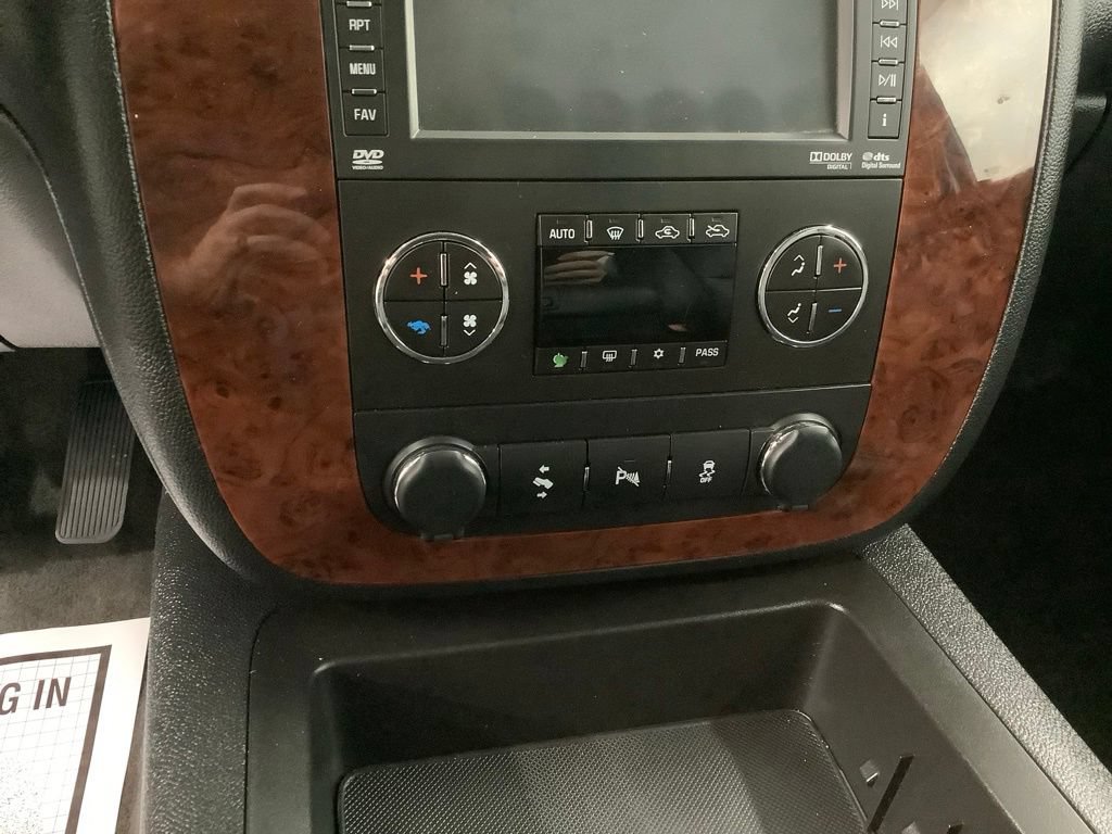 Used 2012 Chevrolet Avalanche LT AWD/4WD image 19