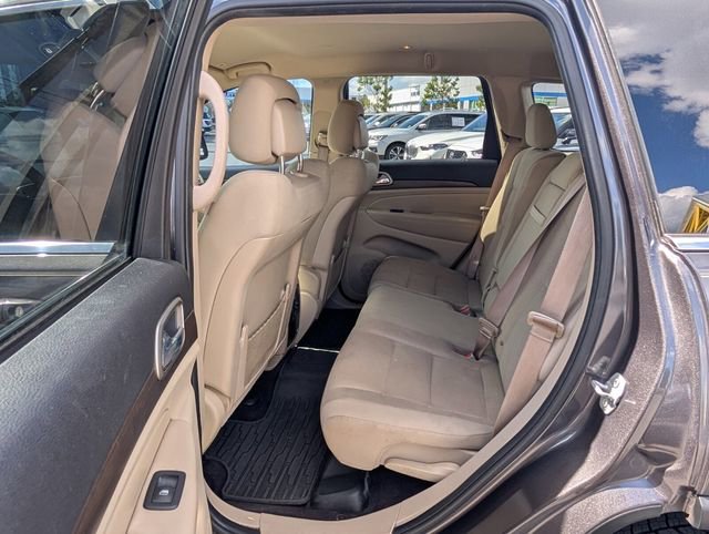 Used 2017 Jeep Grand Cherokee Laredo w/ Quick Order Package 2BE image 8