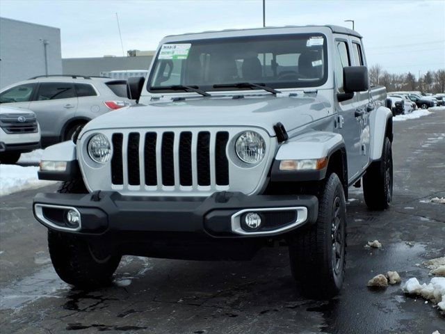 Used 2023 Jeep Gladiator Sport image 2