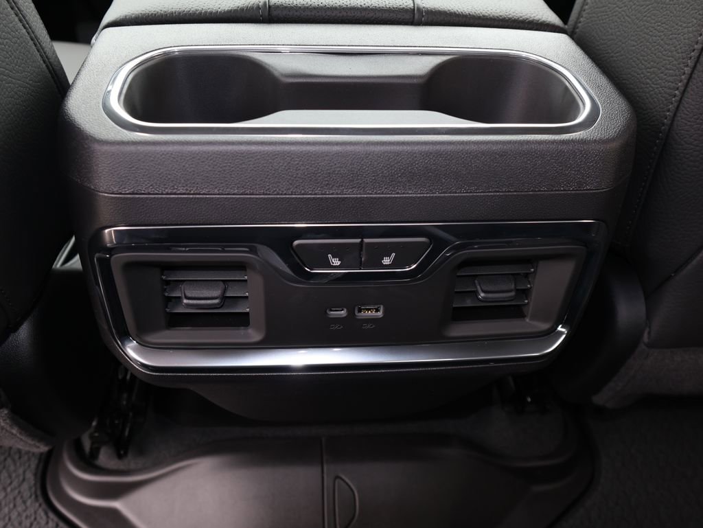 New 2026 GMC Sierra 1500 Denali w/ Technology Package AWD/4WD image 11