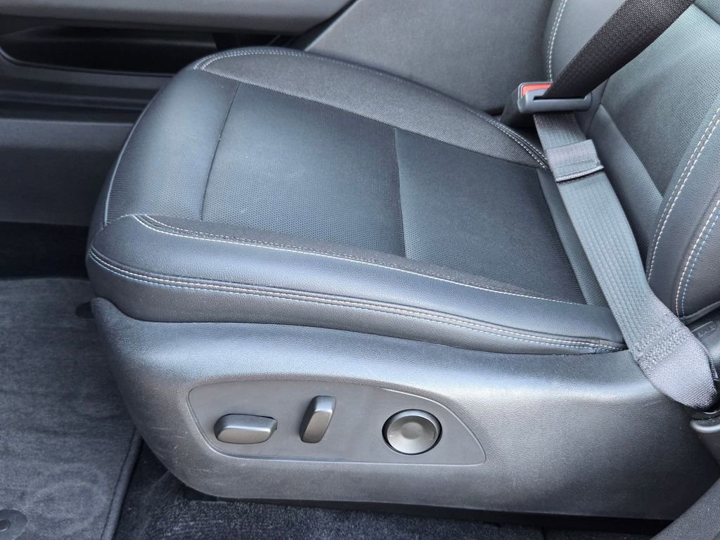 Used 2025 Chevrolet Equinox EV LT w/ Convenience Package image 26