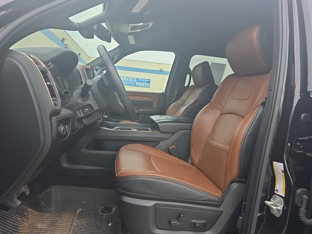 Used 2024 RAM 2500 Limited w/ Towing Technology Group image 7