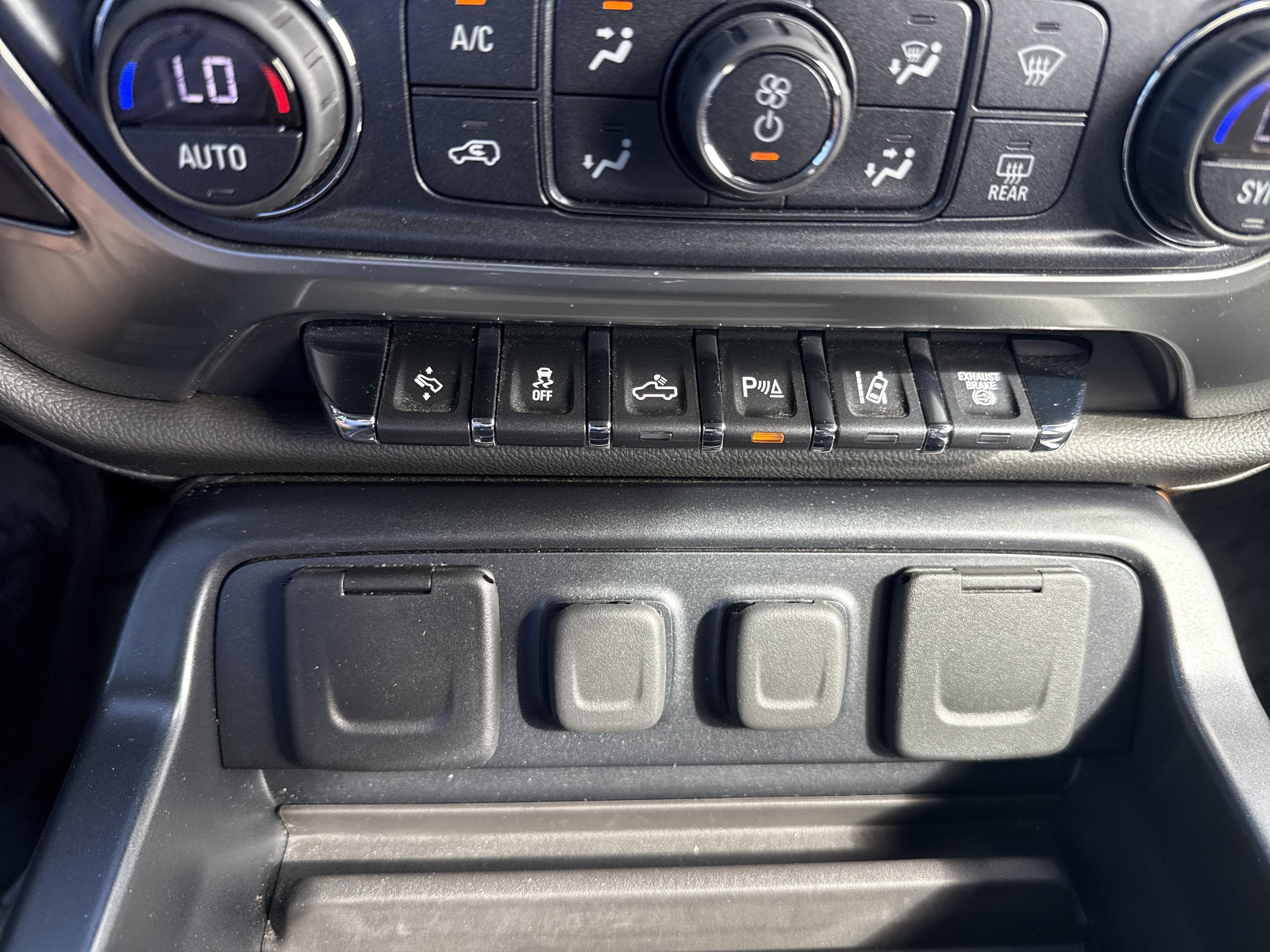 Used 2016 Chevrolet Silverado 3500 LTZ w/ Duramax Plus Package AWD/4WD image 30