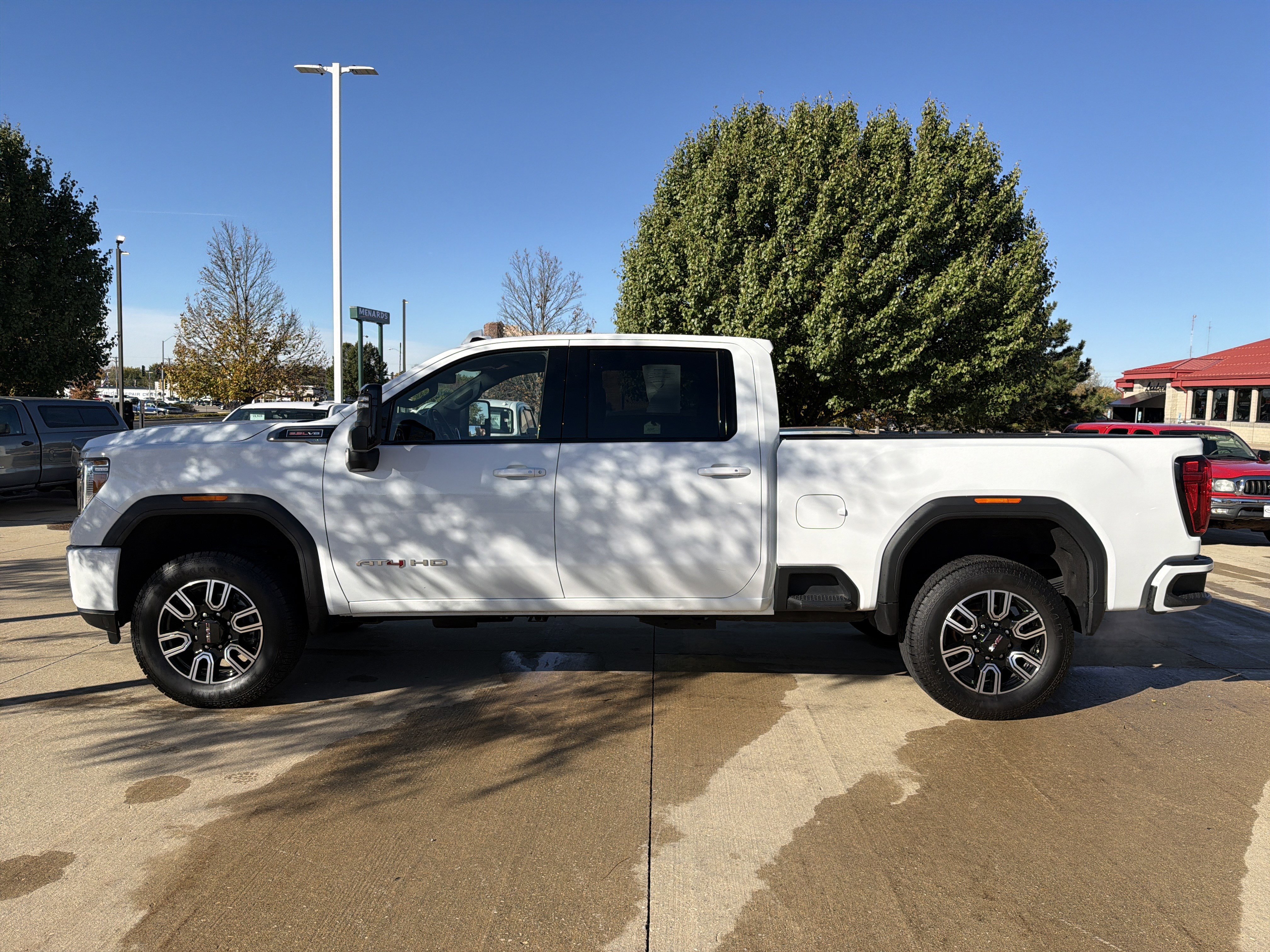 Used 2022 GMC Sierra 2500 AT4 image 9