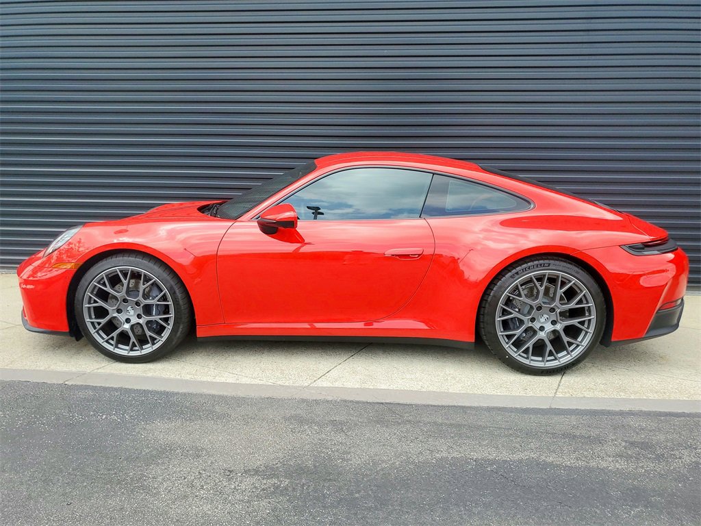 Used 2025 Porsche 911 Carrera image 2