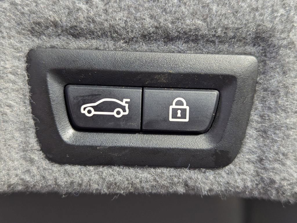 Used 2015 BMW 750Li RWD image 54