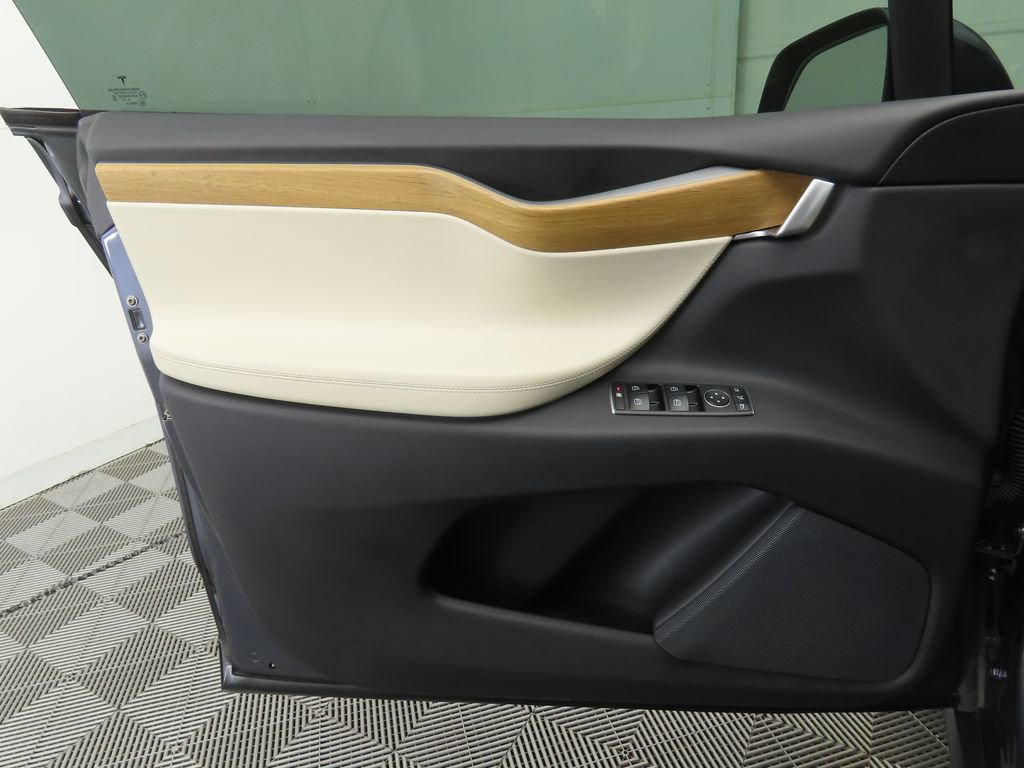 Used 2021 Tesla Model X Performance image 24