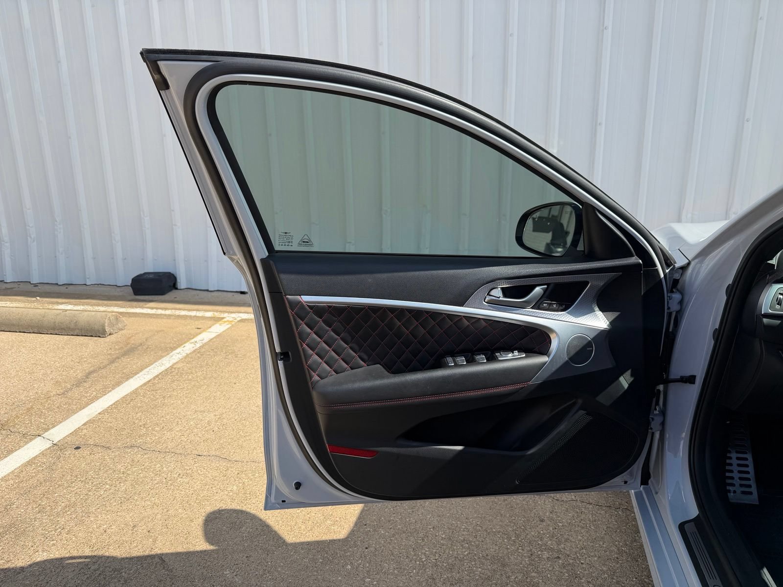 Used 2022 Genesis G70 3.3T RWD image 21