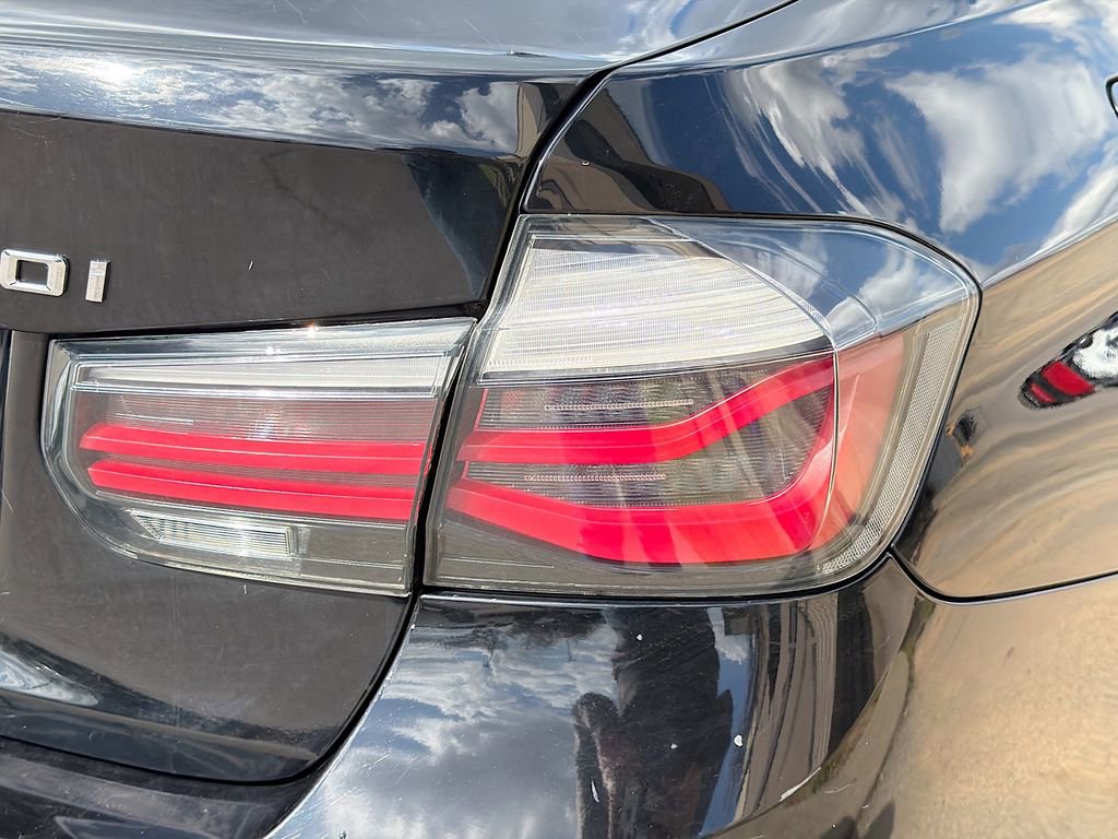 Used 2014 BMW 320i xDrive Sedan image 11