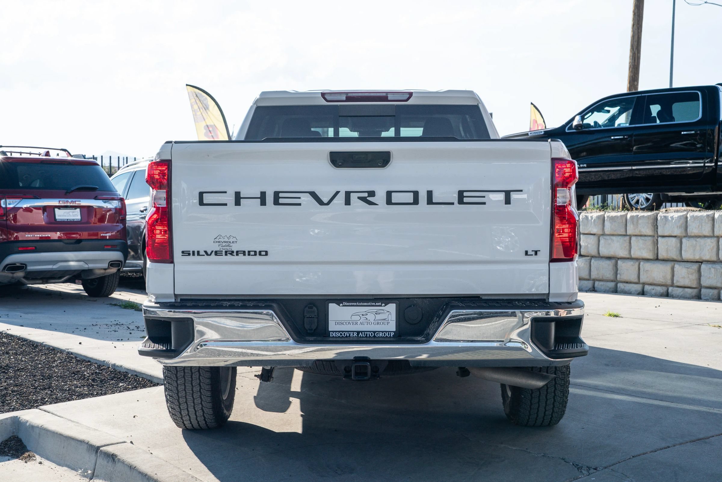 Used 2025 Chevrolet Silverado 1500 LT w/ LPO, Dark Essentials Package AWD/4WD image 8