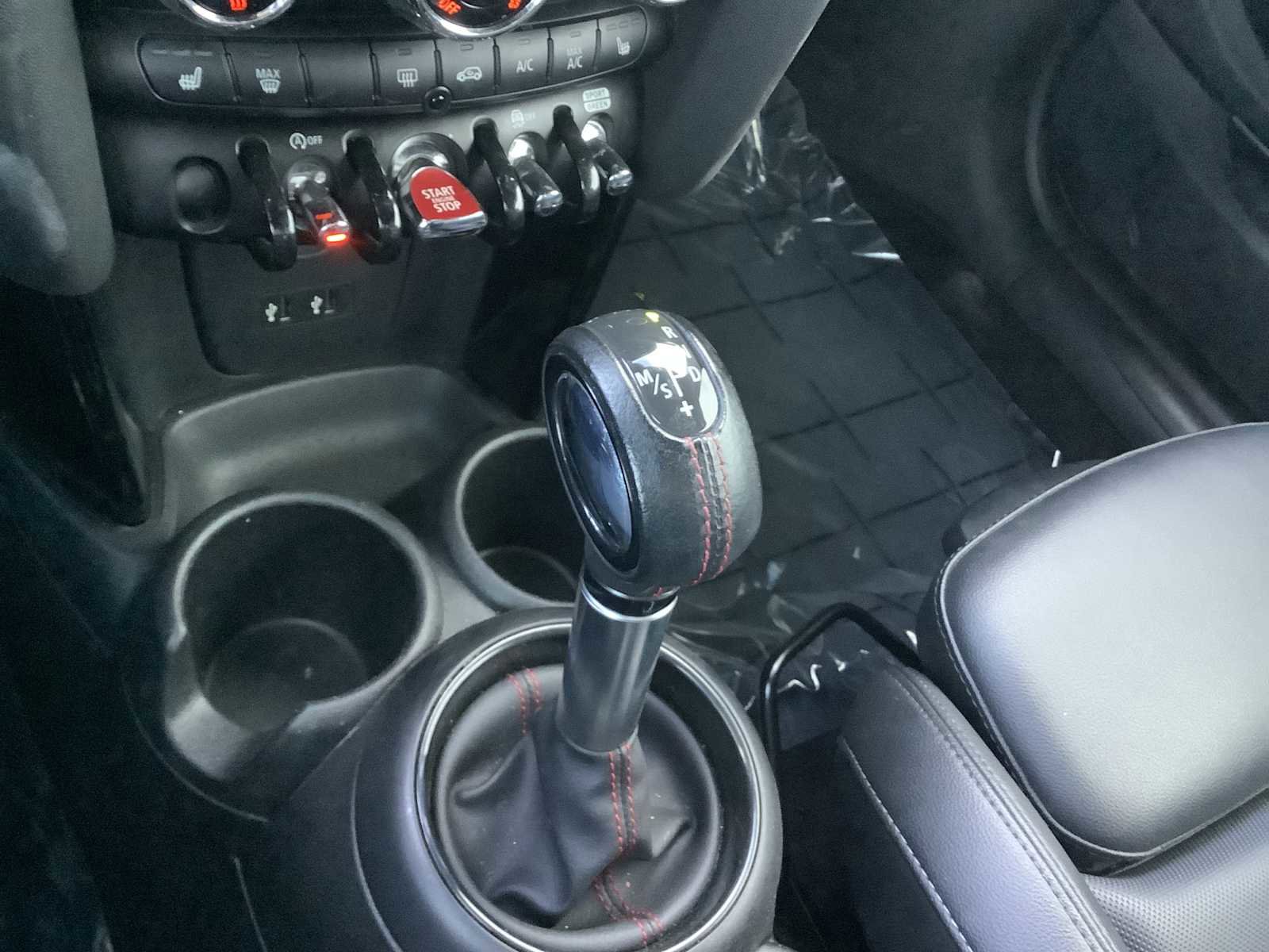 Used 2019 MINI Cooper S w/ Premium Package image 17