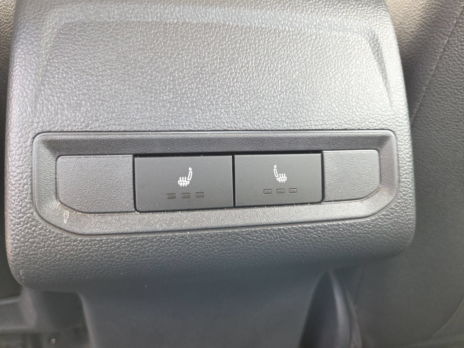 Certified 2025 Volkswagen Jetta SEL FWD image 22