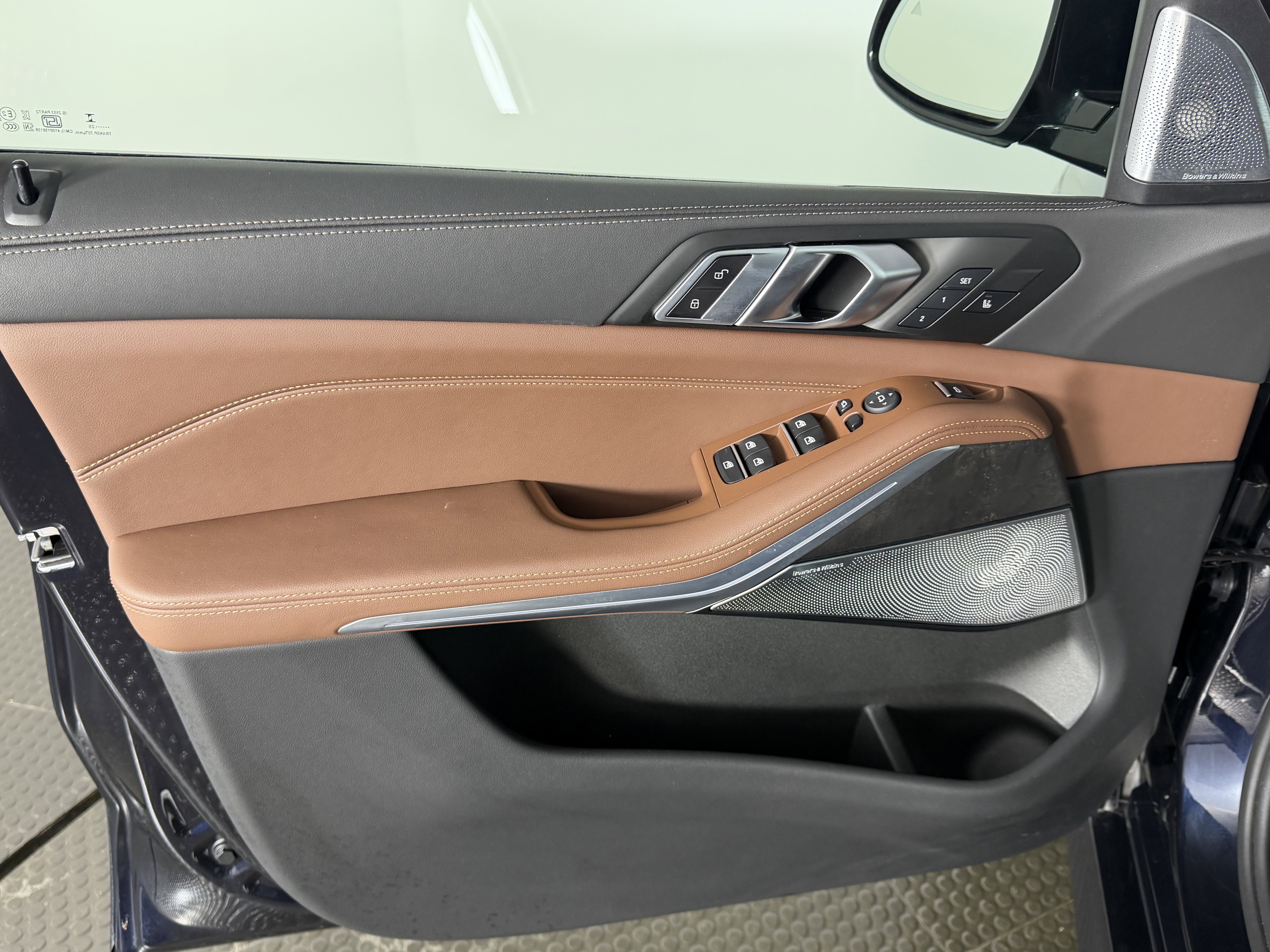 Certified 2025 BMW X5 M60i w/ Executive Package image 9