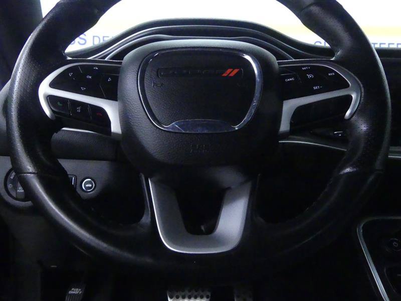 Used 2018 Dodge Challenger R/T Scat Pack w/ Leather Interior Group RWD image 16