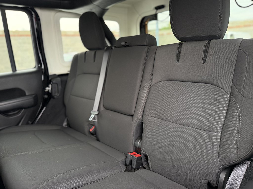 Used 2023 Jeep Wrangler Unlimited AWD/4WD image 19