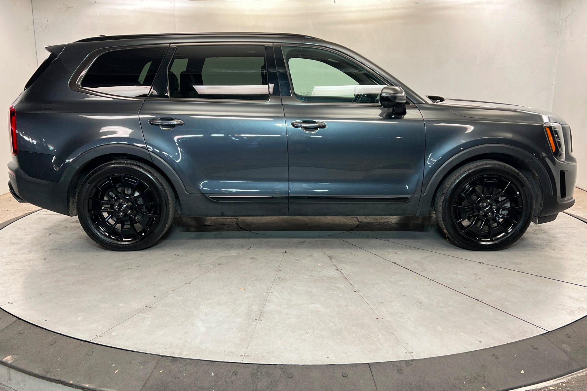 Used 2022 Kia Telluride SX w/ SX Prestige Package AWD/4WD image 7