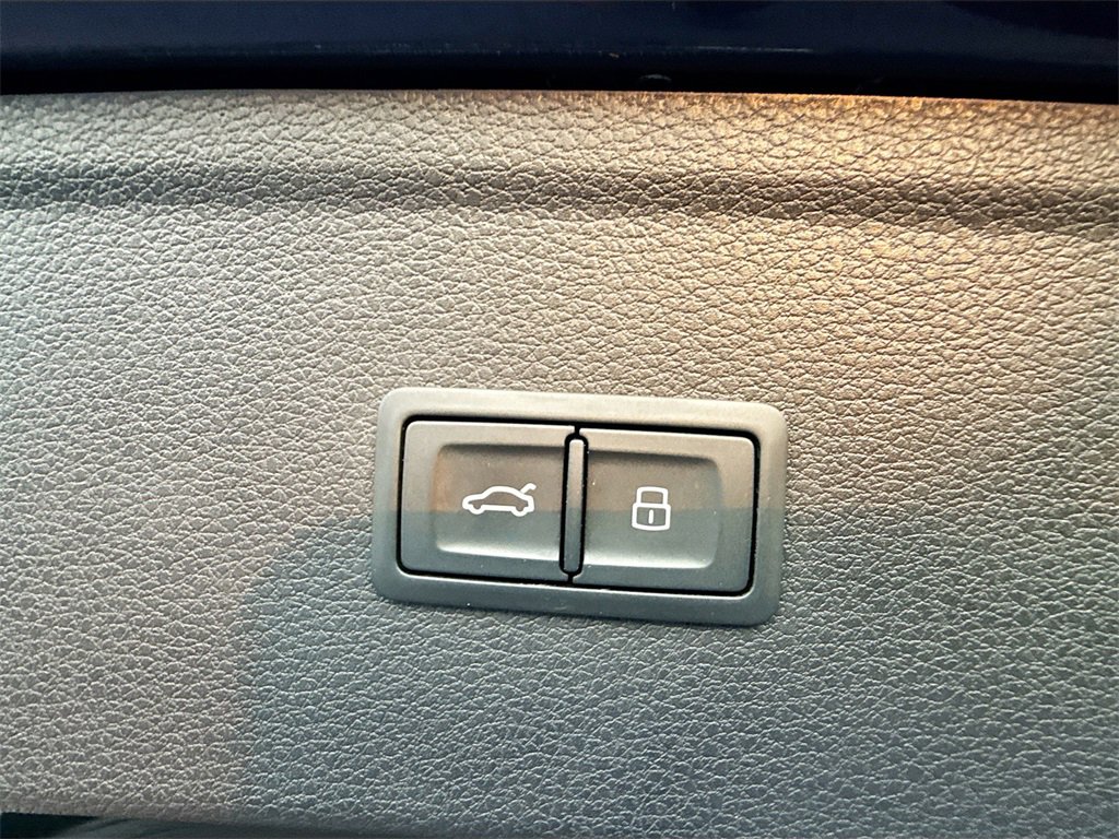 Used 2018 Audi SQ5 Premium Plus image 31