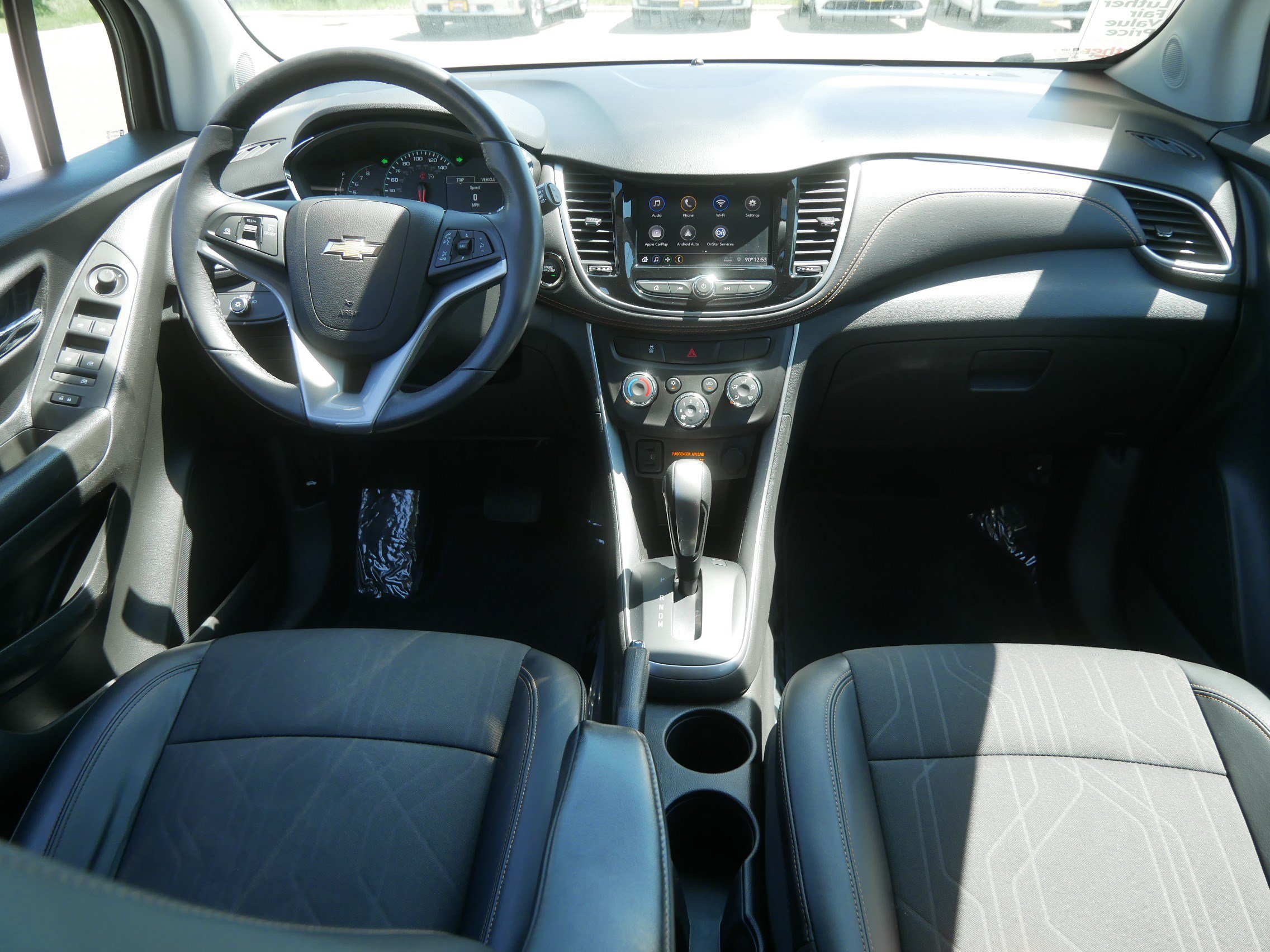 Used 2022 Chevrolet Trax LT w/ LT Convenience Package AWD/4WD image 10