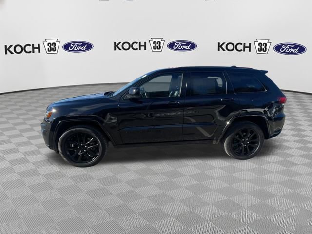 Used 2021 Jeep Grand Cherokee Laredo X image 12
