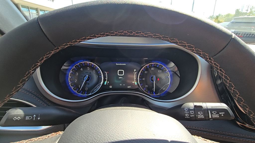 New 2026 Chrysler Pacifica Pinnacle w/ Trailer Tow Group FWD image 19