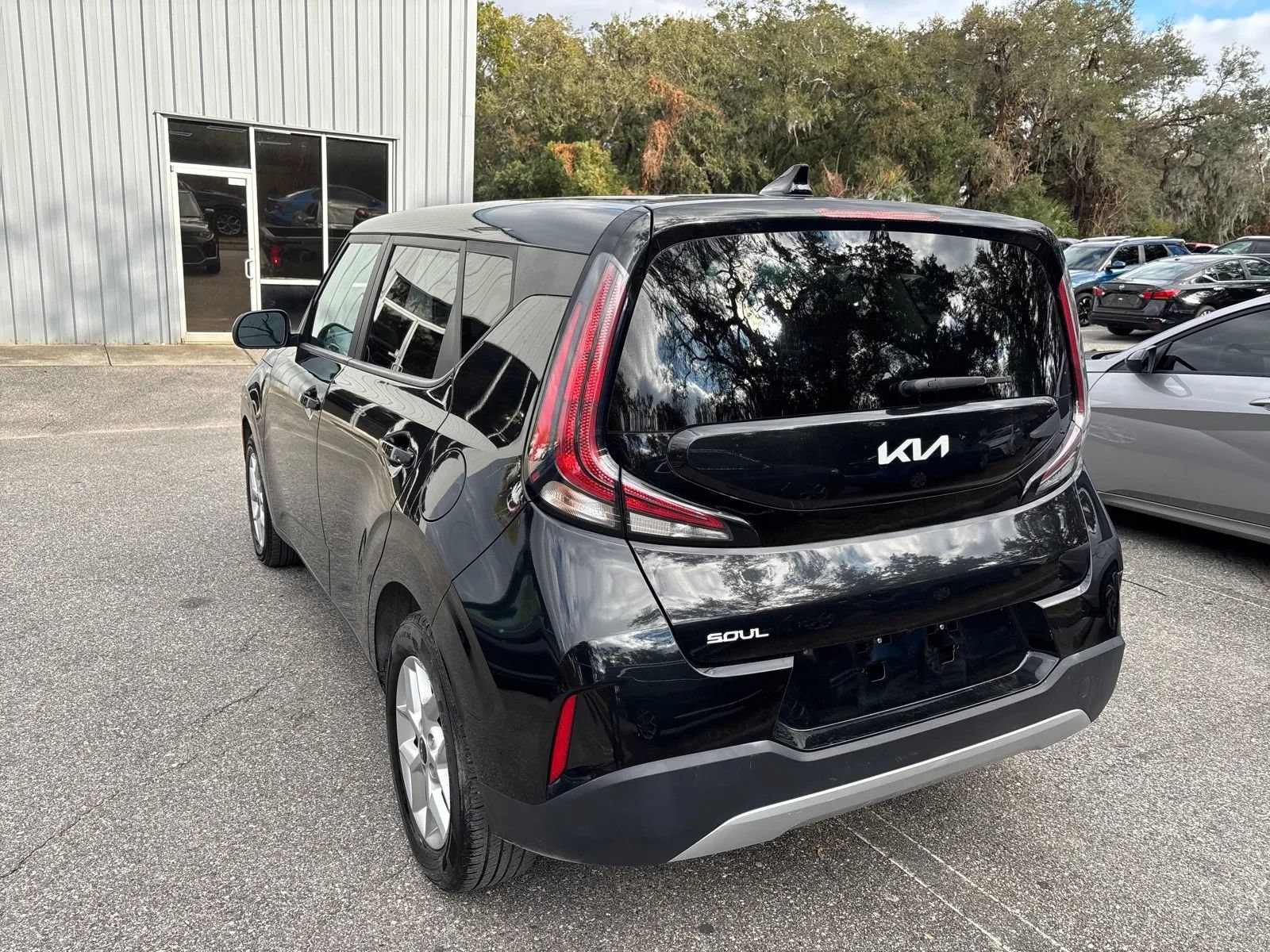 Used 2023 Kia Soul LX w/ Option Group 015 FWD image 7