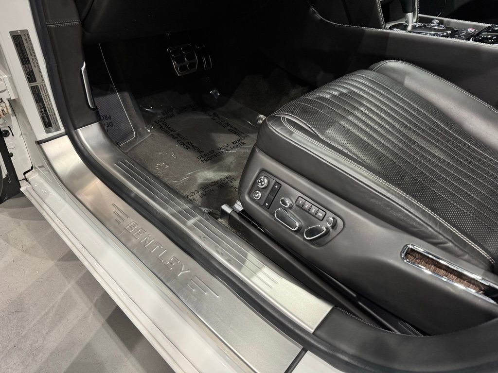 Used 2018 Bentley Flying Spur V8 image 14