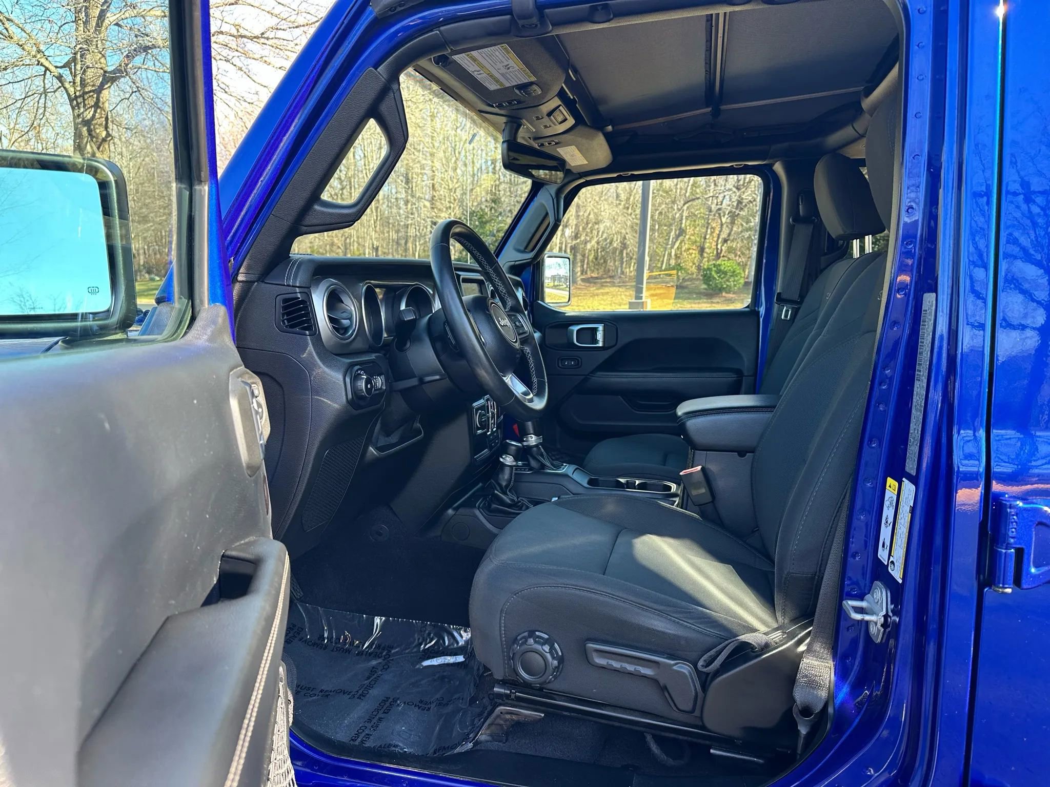 Used 2019 Jeep Wrangler Unlimited Sahara image 7