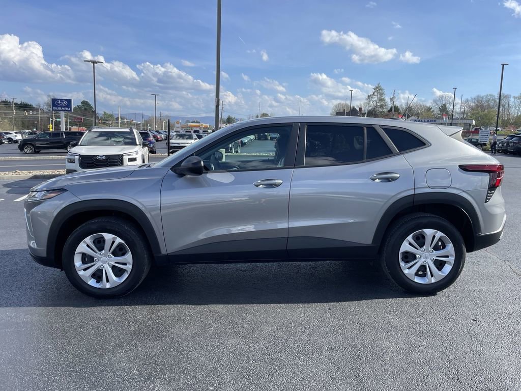 Used 2024 Chevrolet Trax LS w/ Driver Confidence Package image 3