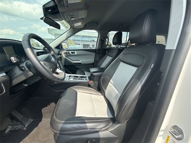 Used 2023 Ford Explorer XLT w/ Equipment Group 202A image 11