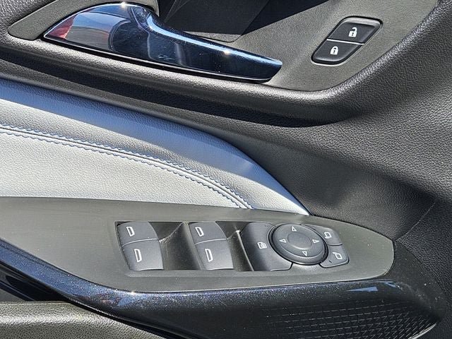 Used 2026 Chevrolet Trax LT FWD image 33