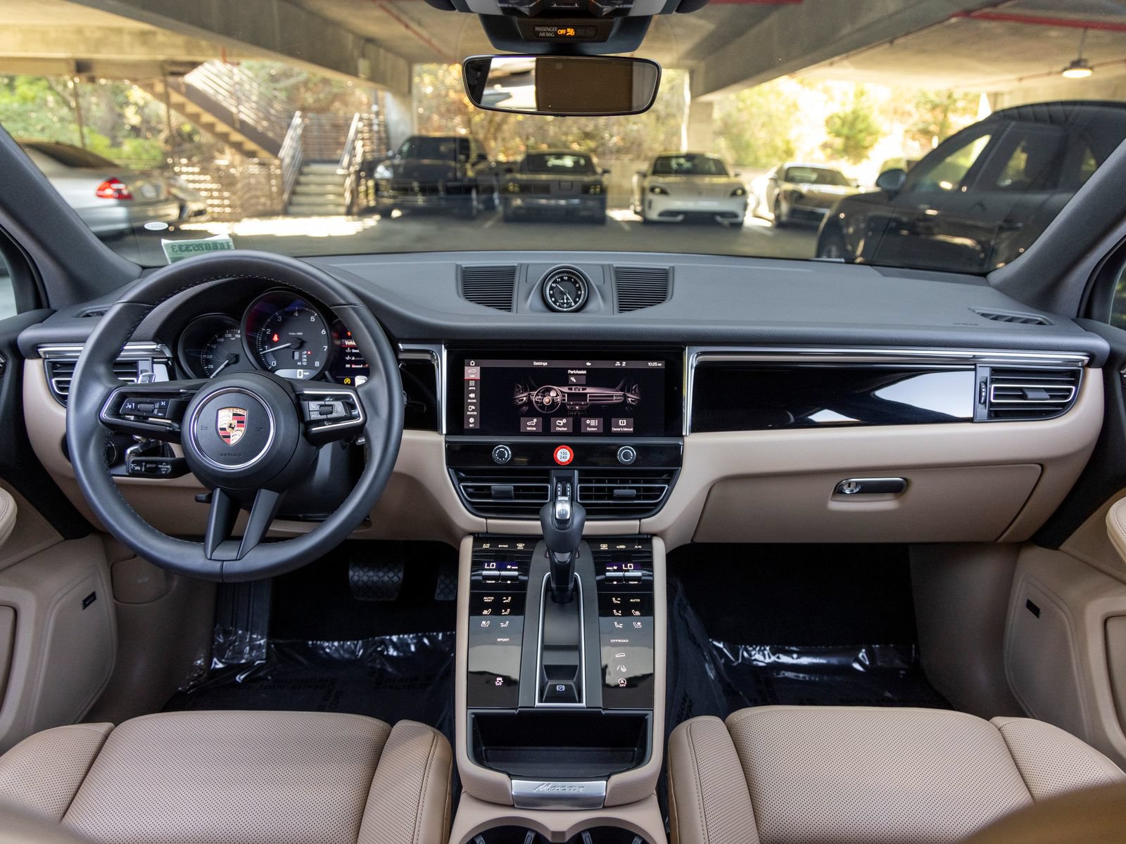 Certified 2026 Porsche Macan AWD/4WD image 35