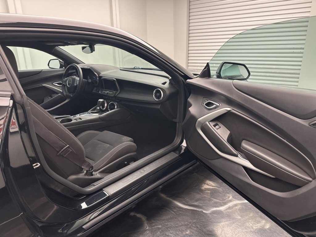 Used 2016 Chevrolet Camaro LT w/ RS Package image 6