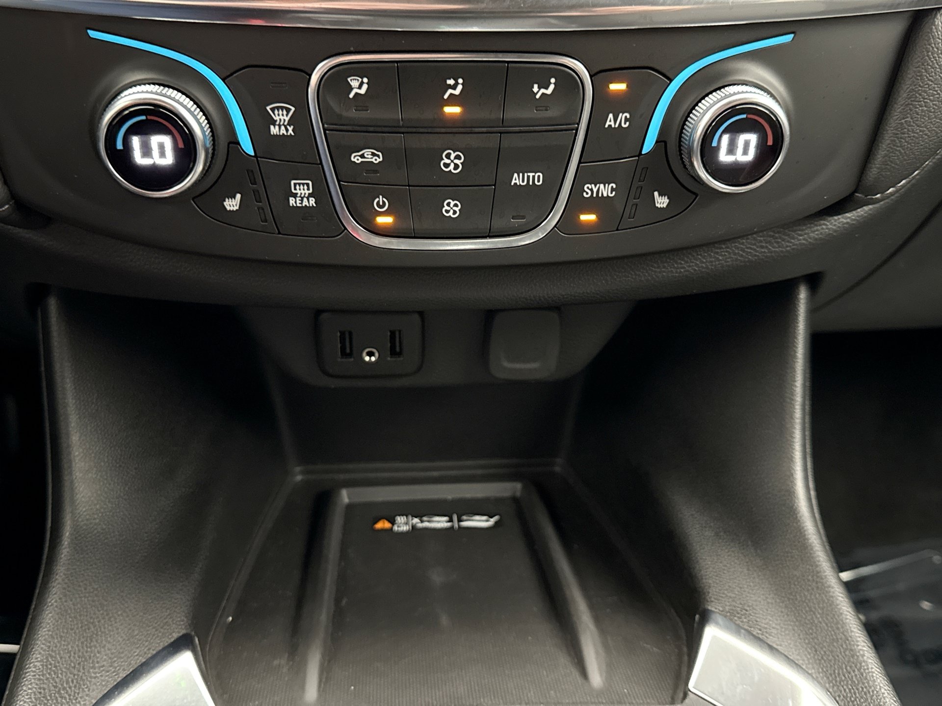 Used 2023 Chevrolet Traverse LT w/ LPO, Floor Liner Package AWD/4WD image 15