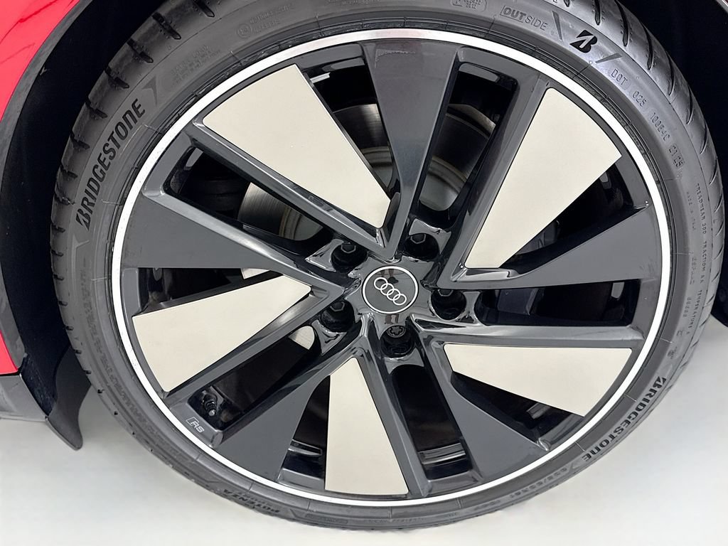 Used 2024 Audi e-tron GT Prestige AWD/4WD image 28