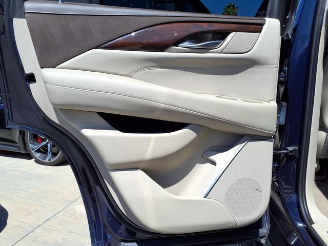 Used 2017 Cadillac Escalade Premium Luxury AWD/4WD image 20