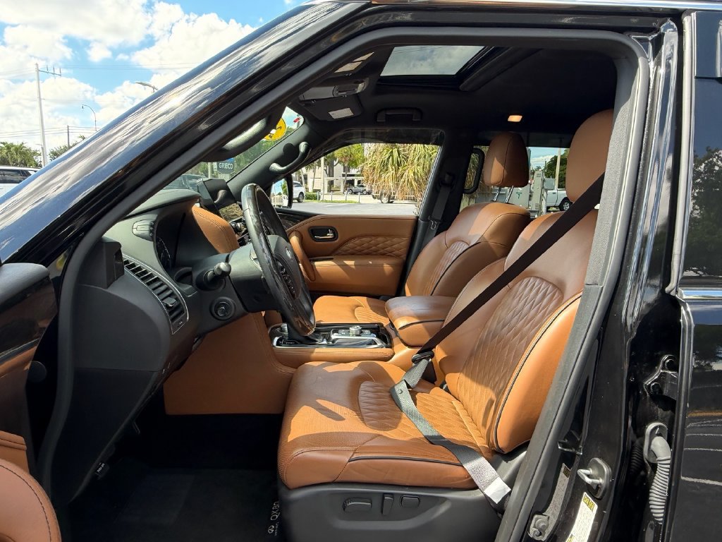 Used 2024 INFINITI QX80 Sensory AWD/4WD image 9