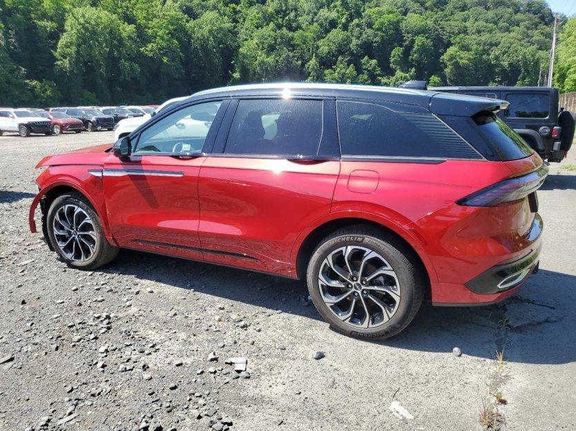 Used 2025 Lincoln Nautilus Reserve image 4