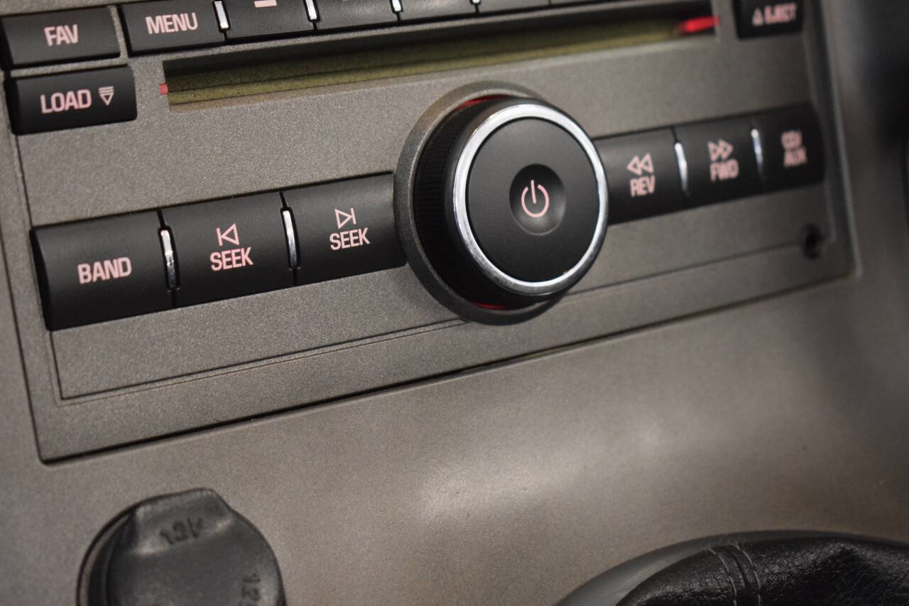 Used 2007 Pontiac Solstice Base 2dr Convertible w/ Premium Package image 45