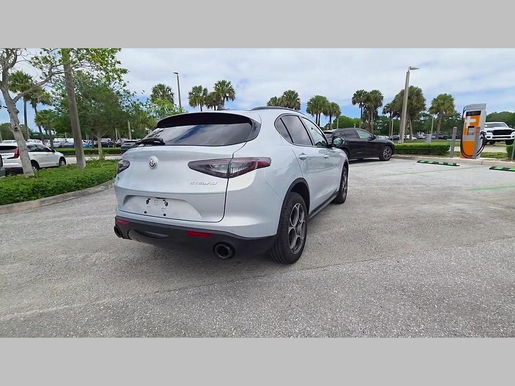 New 2025 Alfa Romeo Stelvio Sprint AWD/4WD image 27