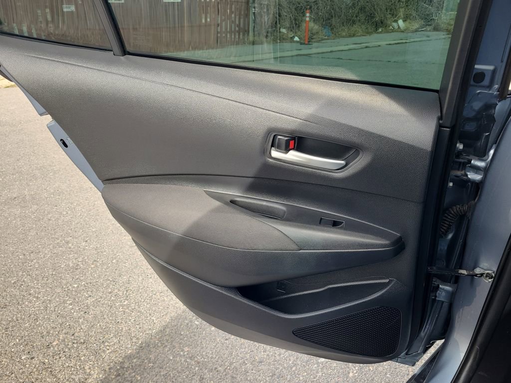 Used 2021 Toyota Corolla LE w/ Carpet Mat Package (TMS) image 28