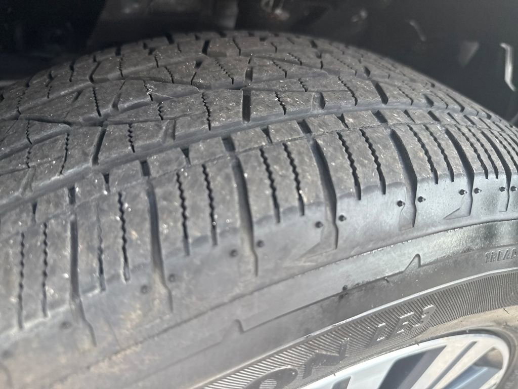 Used 2021 Nissan Rogue SV image 32