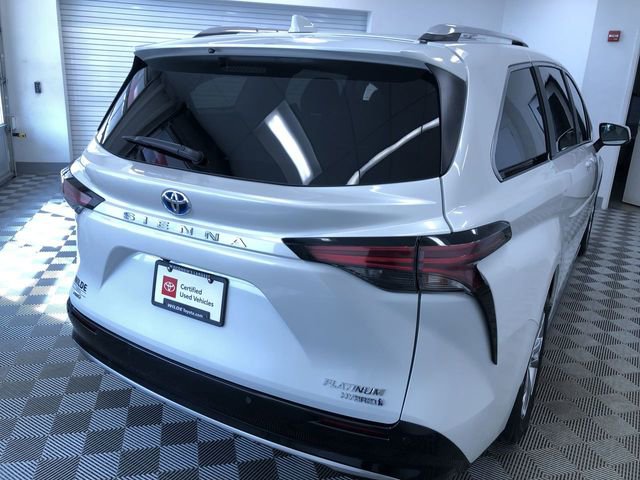 Certified 2024 Toyota Sienna Platinum image 35