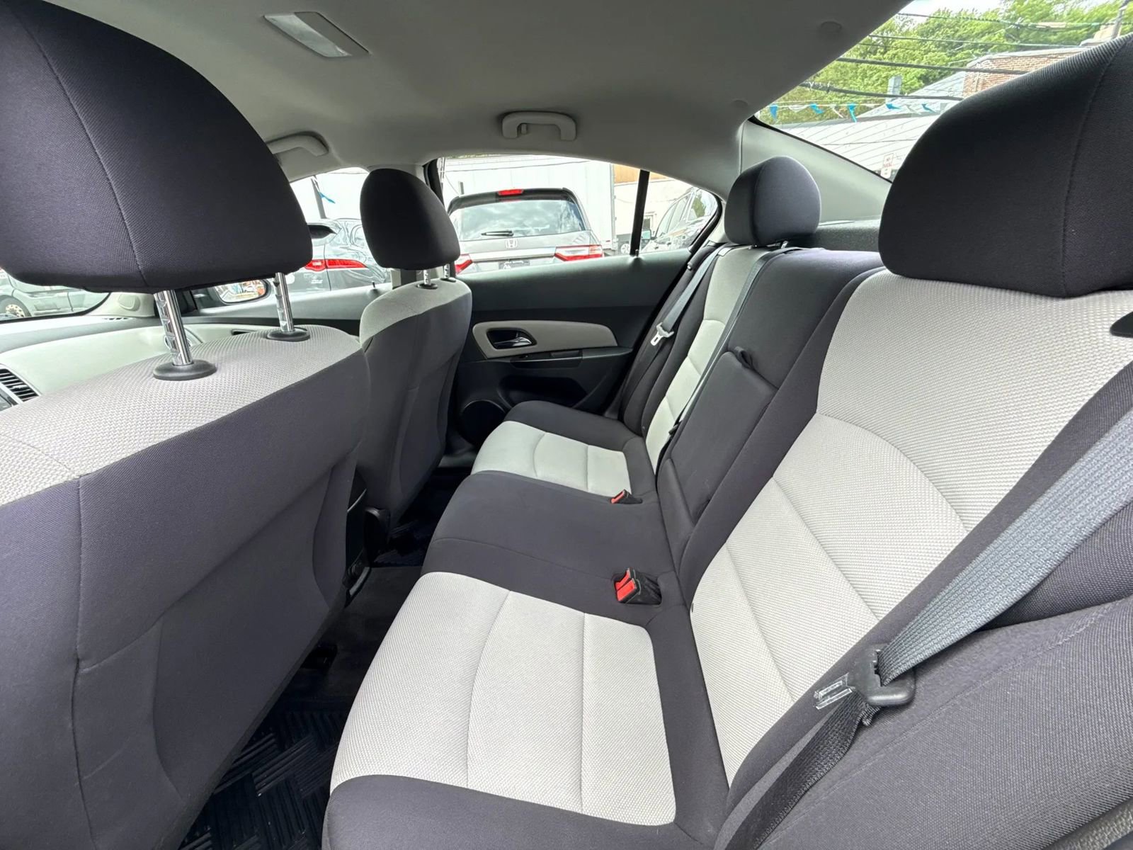 Used 2013 Chevrolet Cruze LS FWD image 37