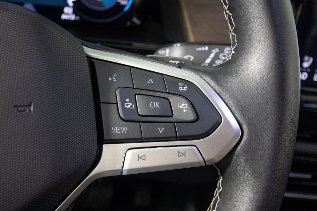 Used 2025 Volkswagen Atlas SE image 19