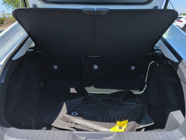 Certified 2025 Toyota Prius LE FWD image 17