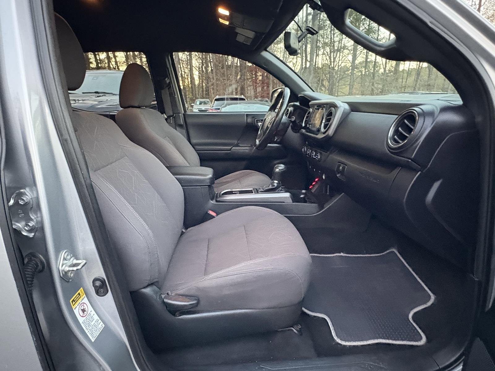 Used 2016 Toyota Tacoma TRD Sport image 22