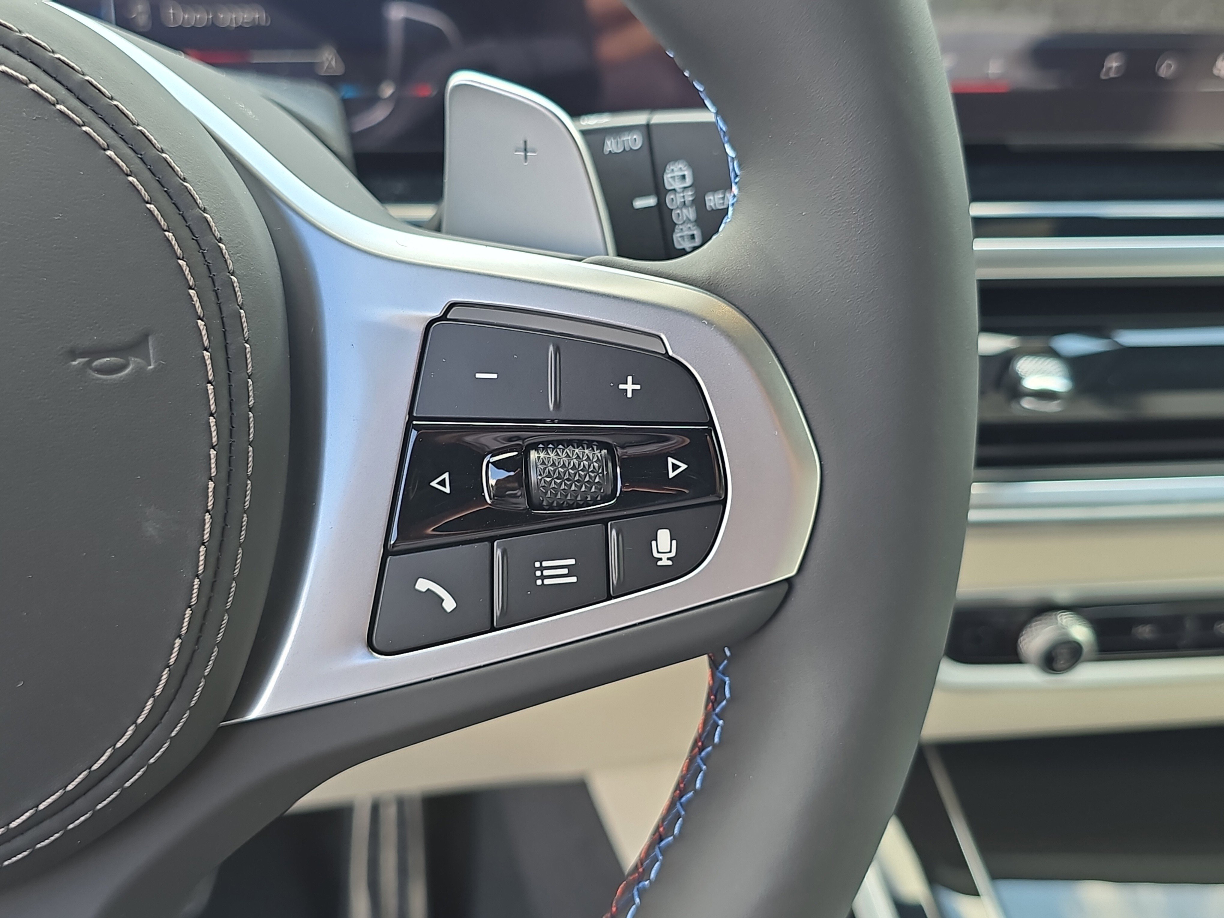 New 2026 BMW X7 M60i image 36