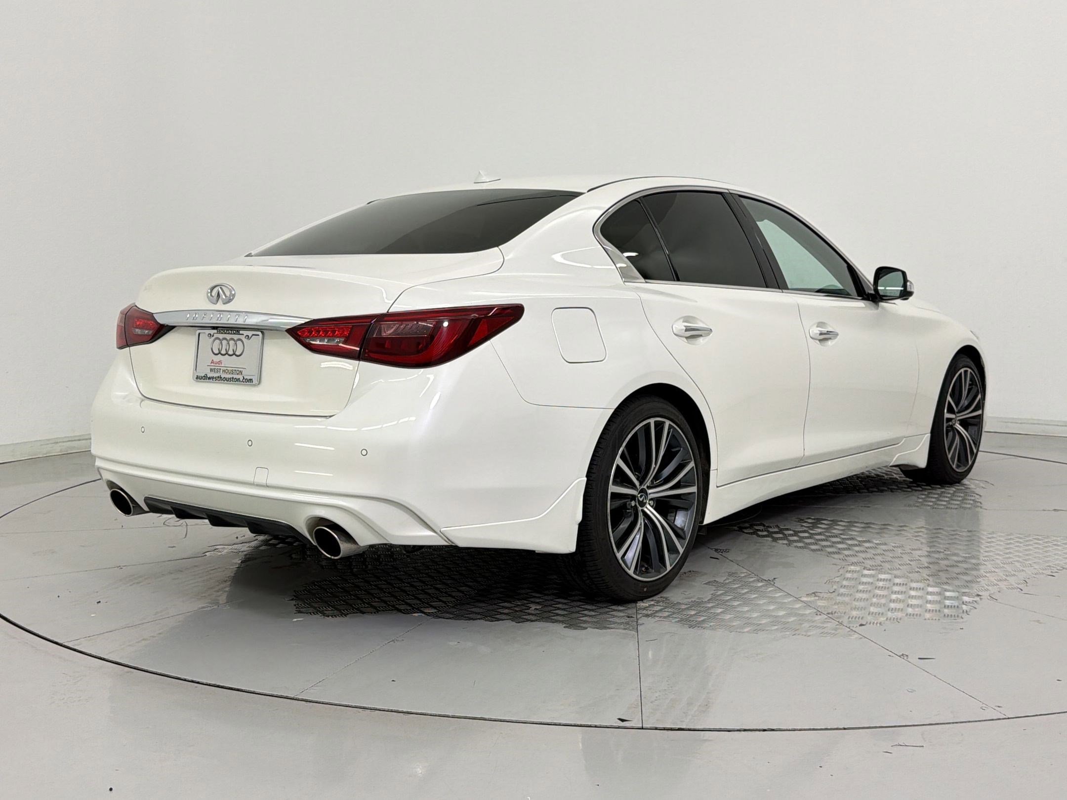 Used 2021 INFINITI Q50 Luxe w/ Cargo Package RWD image 9