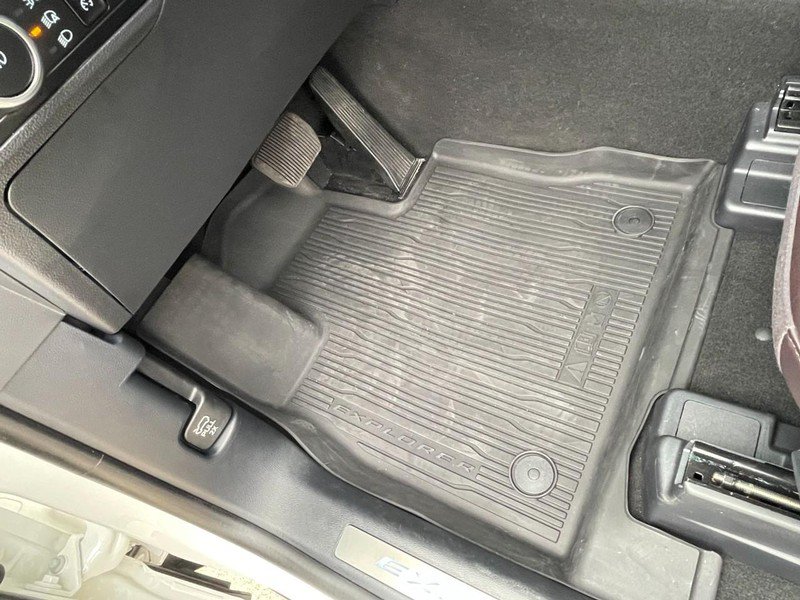 Used 2025 Ford Explorer Platinum w/ LUX Leather Package AWD/4WD image 30